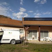 Toiture avec 1 chaine de 8 panneaux et 1 chaine de 7 panneaux