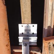 Zoom fixation charpente